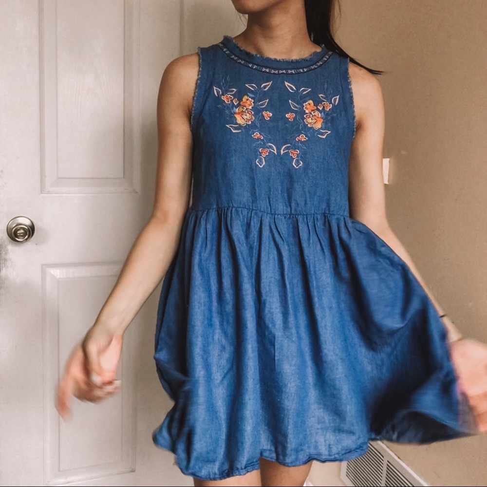 ASOS denim embroidered swing dress - Picture 5 of 7